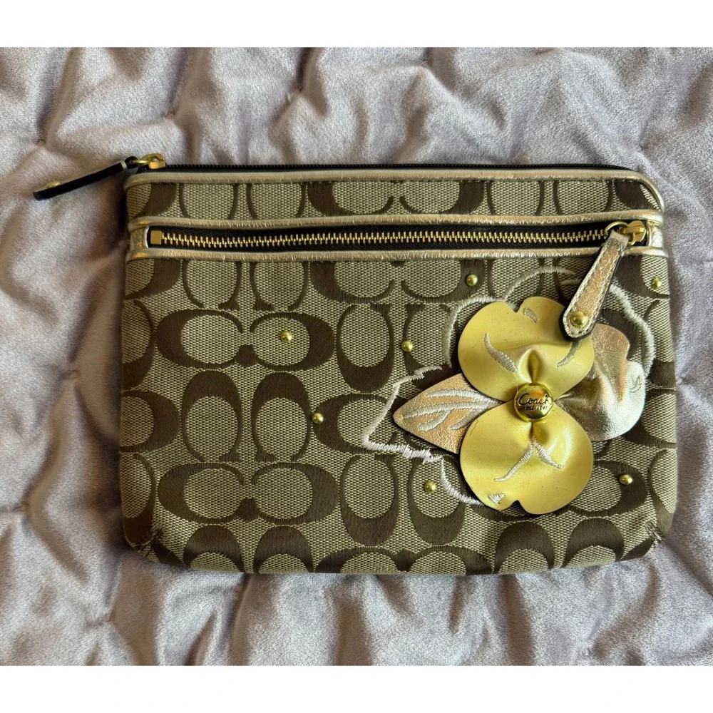 Coach glam pocket clutch